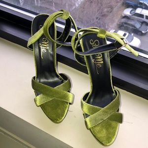 Fashion nova sandals